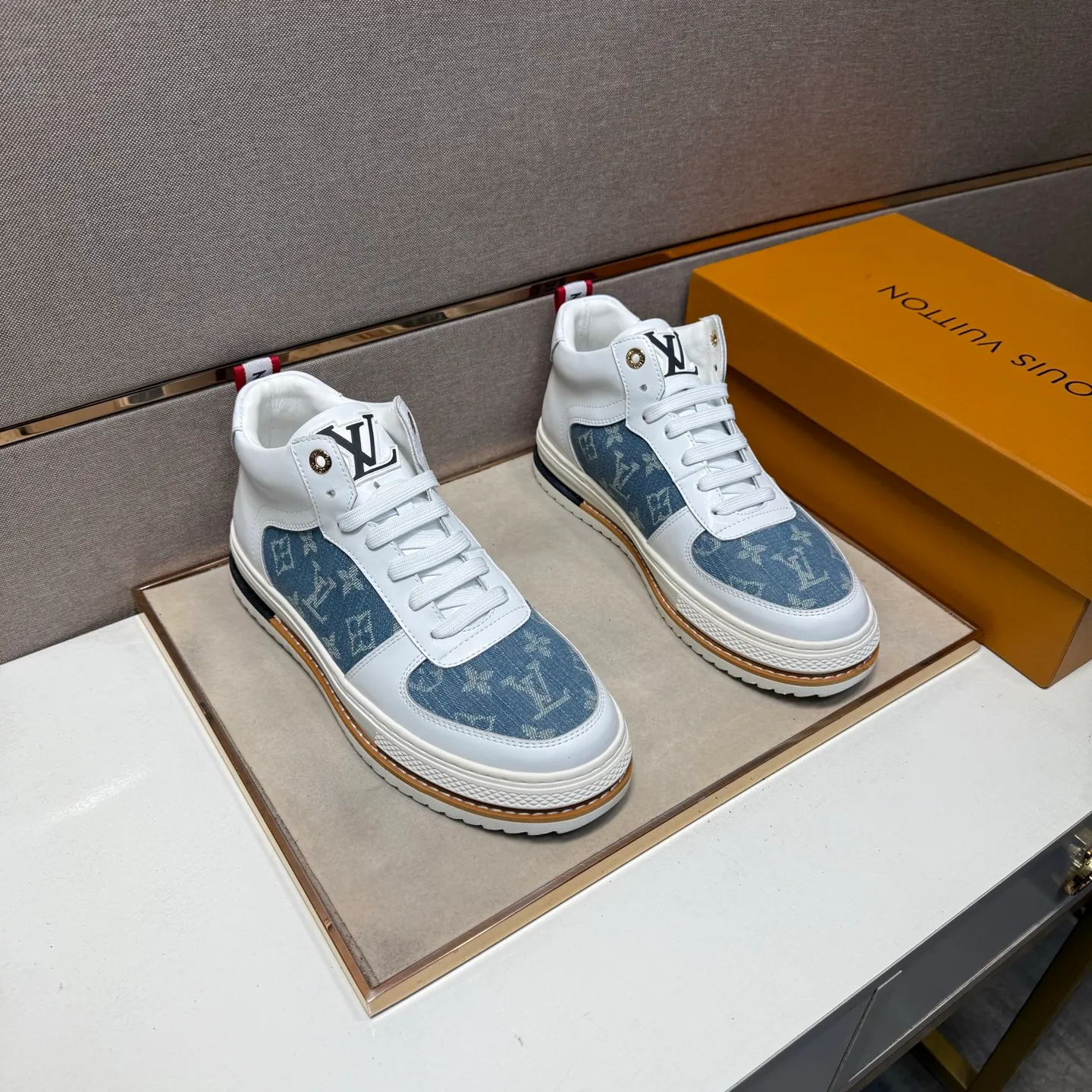Men's men's shoes 💰pp420 [LV～] Men's casual shoes 2025z cabinet sales simultaneously 🔶Size: 38-44#️⃣ 🔷2 colors🔜The upper is made of multi-material splicing➕Genuine leather lining, comfortable and breathable, sole: original comfortable and wear-resistant outsole, ⚠️Real shot📱Photographed🎬The real thing is better📢📢📢